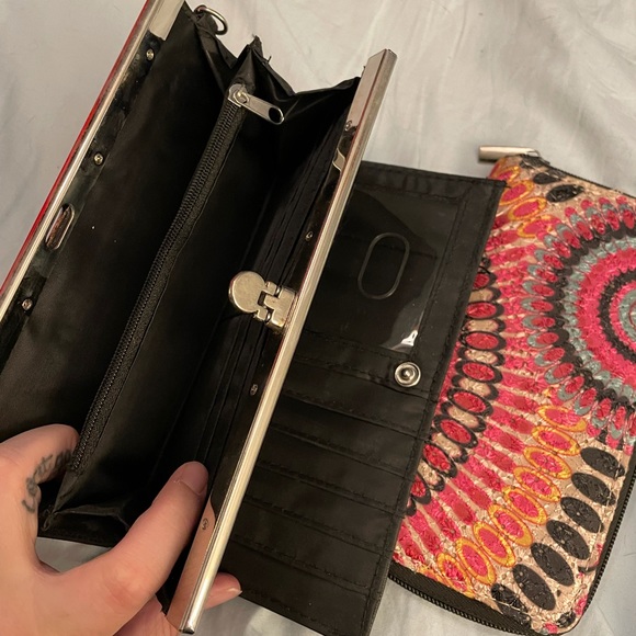 Wallets - Picture 2 of 3